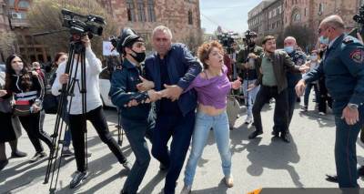 Впервые после революции Армения в плане свободы прессы зафиксировала регресс - Меликян