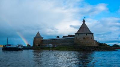 В Петербурге запустили регулярные водные маршруты до крепости Орешек