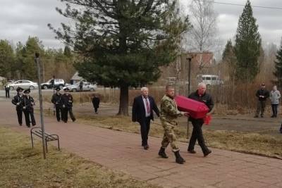 В Республике Коми перезахоронили останки бойца, погибшего в Великолукском районе