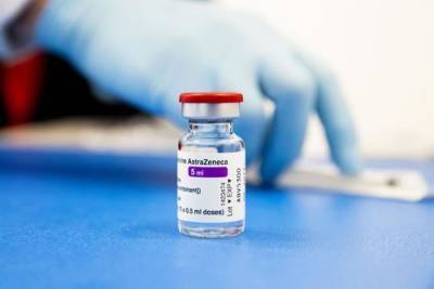 Испанский военный умер от тромбоза после прививки вакциной AstraZeneca