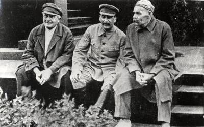 Авель Енукидзе: за что Сталин казнил крёстного отца своей дочери