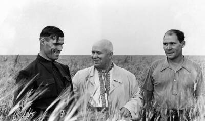 Из рабства – на свободу: в мае 1957 года Хрущев начал избавляться от колхозов