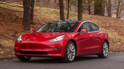 Илон Маск обещал сделать две модели Tesla самыми популярными в мире электромобилями