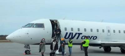 В Петрозаводске приземлился первый самолет из Казани