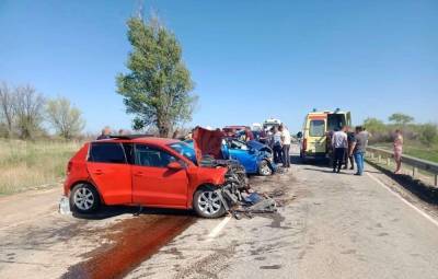 Девять человек пострадали в ДТП на трассе под Астраханью