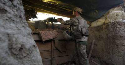 Боевики трижды обстреляли украинские позиции: ситуация на Донбассе