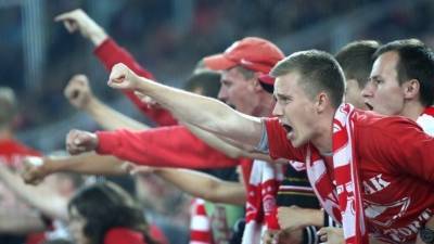 Видео: фанаты «Спартака» и «Арсенала» устроили драку во время матча