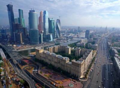 Захарова: Москва пока рассматривает сценарий отключения от SWIFT как гипотетический