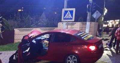 В Киевской области водитель-иностранец не справился с управлением и врезался в авто: есть жертва