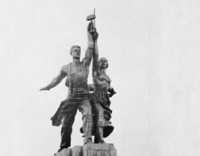 Иосиф Виссарионович Сталин - Зачем Сталин осматривал скульптуру «Рабочего и колхозницы» перед отправкой в Париж - russian7.ru - Париж