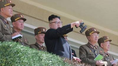 Ким Чен Ын предупреждает корейцев о голоде, но продолжает строить подлодки