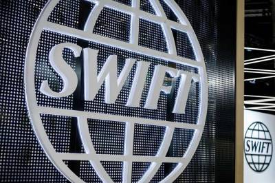 Нарабатывает возможные варианты: Россия готовится к возможному отключению от SWIFT