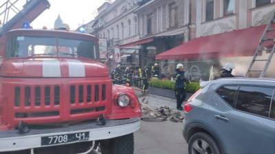 В центре Одессы загорелись ресторан и отель (фото, видео)
