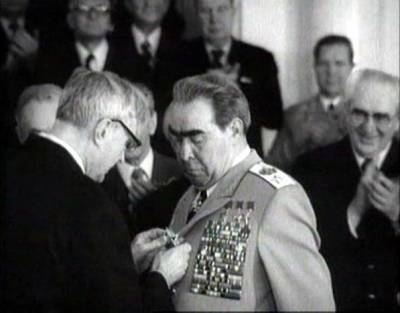 Почему у Брежнева было 39 медалей «Золотая Звезда»