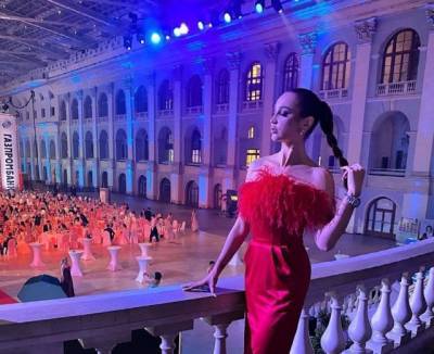«Мне 35 лет, и я — дура»: Ольга Бузова шокировала зрителей на концерте в Волгограде