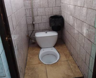 Туалеты в трех школах Заволжья стали претендентами на звание худших в России