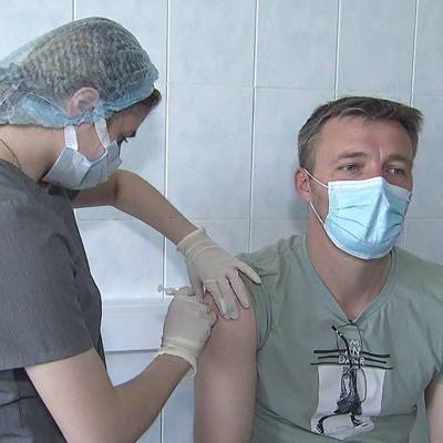 Президиум Российской академии наук счел недостаточными темпы COVID-вакцинации в России