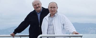 Путин и Лукашенко покатались на яхте по морю около Сочи