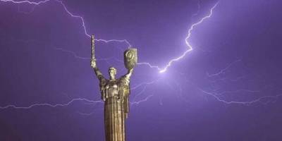 В Киеве объявлен первый уровень опасности, надвигается мощная гроза