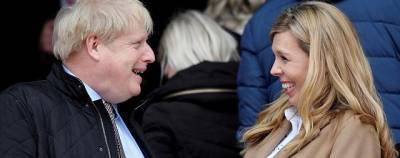 Борис Джонсон - Кэрри Саймондс - Британский премьер Борис Джонсон тайно женился на своей невесте Кэрри Саймондс - runews24.ru - Англия