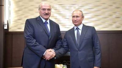 Лукашенко искупался в море после приглашения Путина