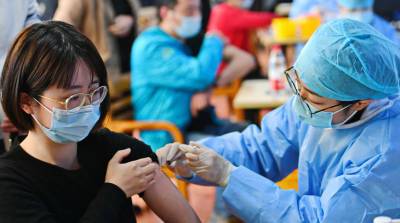 От коронавируса к концу 2021 года будут привиты 80% жителей Китая
