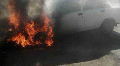Кабину объяло пламенем: в Ярославле дотла сгорел легковой авто