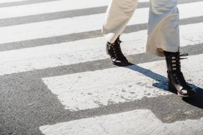Псковским пешеходам напомнили о правилах безопасности