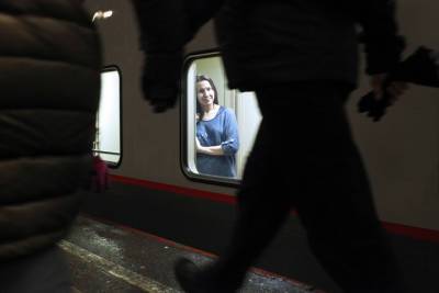 Первый двухэтажный поезд отправился из Петербурга в Анапу набитым под завязку