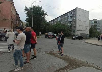 В Екатеринбурге неизвестный открыл стрельбу по прохожим, среди пострадавших есть ребенок