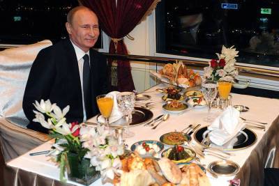 Бывший кремлевский повар рассказал о кулинарных пристрастиях Путина и Медведева