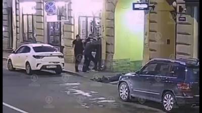 Две массовые драки случились ночью в центре Петербурга