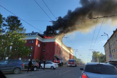 СРОЧНО: Гостиница Северная загорелась в Петрозаводске