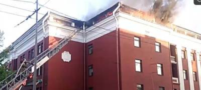 Очевидцы сняли видео пожара в гостинице "Северная" в Петрозаводске (ВИДЕО)