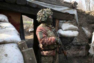 Боевики дважды обстреляли позиции украинских военных на Донбассе