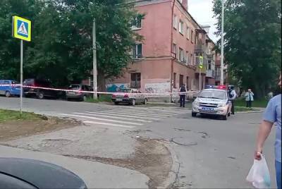 Начался штурм квартиры стрелка в Екатеринбурге