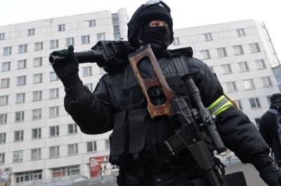 Боевое отделение СОБР выехало на место стрельбы в Екатеринбурге