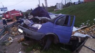 Водитель фуры заснул за рулем и врезался в грузовую "газель" под Волгоградом