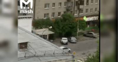 Куля потрапила дитині в живіт: в Єкатеринбурзі невідомий відкрив стрілянину по авто та перехожих