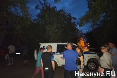 В Екатеринбурге жители дома на Химмаше требуют снять оцепление после завершения штурма
