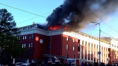 В центре Петрозаводска загорелась гостиница "Северная"