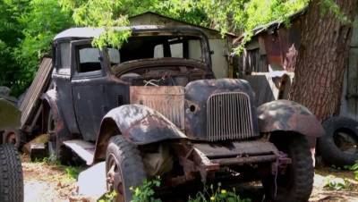 Автомобиль Аль Капоне и антикварная мебель: как реставраторы из Уфы воскрешают старинные вещи