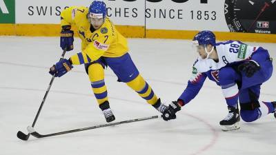 Виктор Олофссон - Петер Цегларик - Сборная Швеции одержала волевую победу над Словакией в ЧМ по хоккею - iz.ru - Швеция - Рига - Словакия