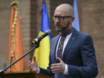 Тираны в Москве и Минске задумывают лишить украинцев свободы и независимости – Яценюк