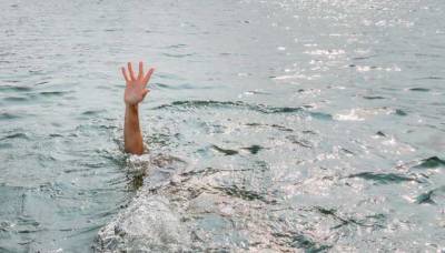 В Бердянске едва не утонули две девочки - одну из них реанимировали 20 минут