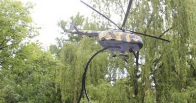 Копию сбитого российскими террористами вертолета Ми-8 установили во Львове
