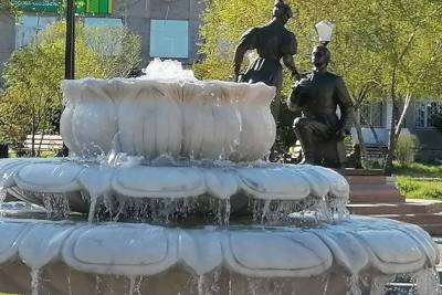 Восстановленный фонтан начал работать в сквере Любви и Верности в Чите