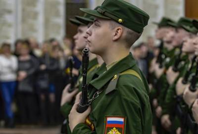 Новобранцы весеннего призыва приняли воинскую присягу в Ленинградской области
