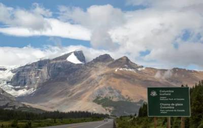 В Канаде при сходе лавины погибли два человека