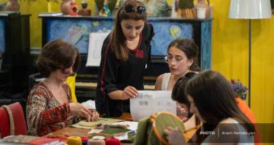 Исскуство вышивания как исскуство выживания: женщины из Арцаха осваивают новую профессию